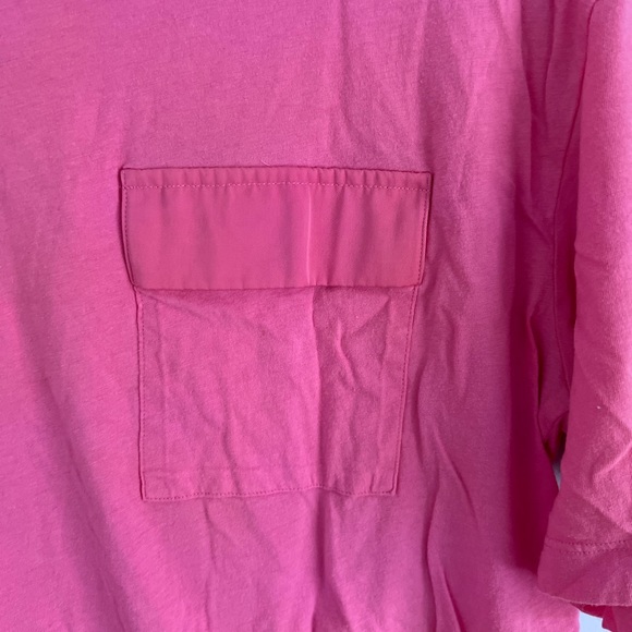 H&M pink t-shirt with one pocket in front. Size L - Picture 4 of 6